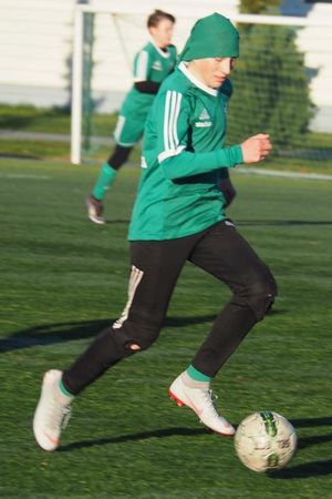 Jasu Pohjola harrastaa jalkapalloa.