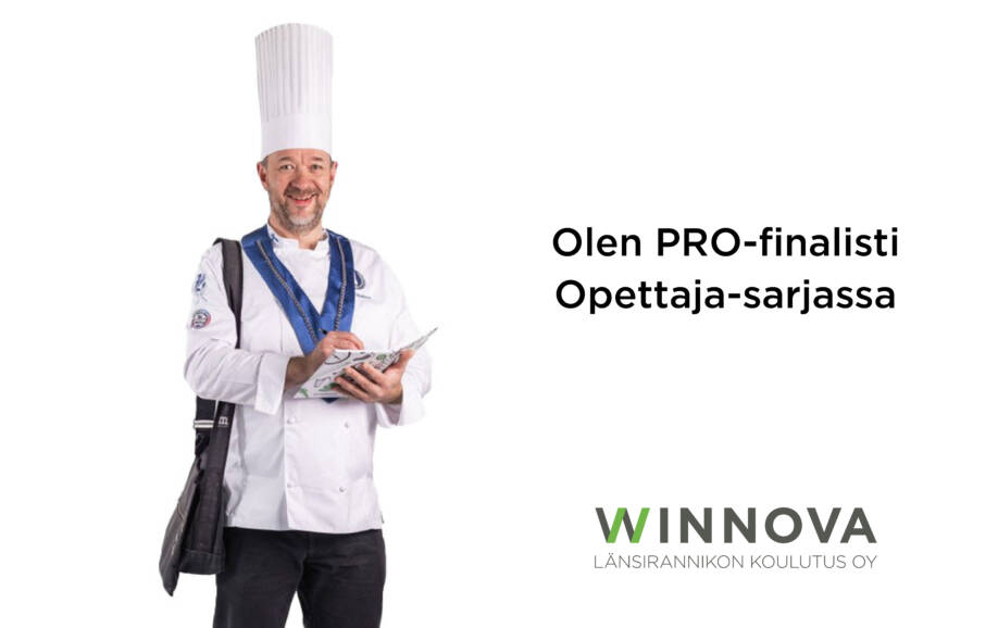 Lehtori Jukka Mäkinen Pro-finalisti. Miehellä on kokin työvaatteet, olalla musta kassi ja kädessä muistkirja ja kynä.