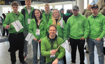 WinNovan Taitaja2025-finalistit ja joukkueenjohtaja Konsta Ojanen.