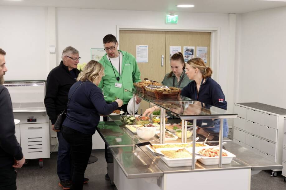 Turvallisuusalan työelämäfoorumin lounas.