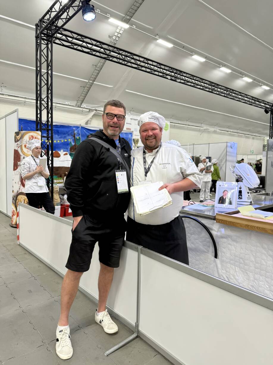 Kokki lajin valmentaja Janne Lohi ja leipuri-kondiittori lajin tuomari Eero Hyvärinen.