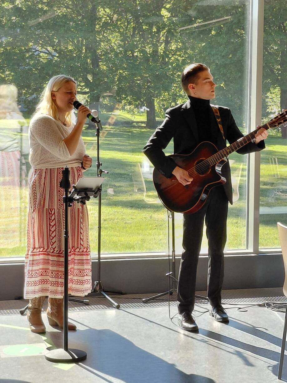 Musiikkiesitys Porin juhlassa.